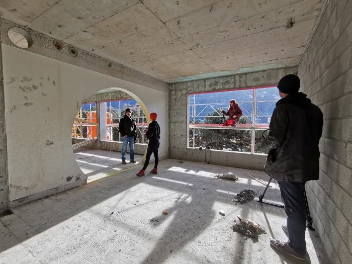 Claire Frachebourg, étudiante Bachelor, performance dans le chantier Alpole, 2020, photo : DR